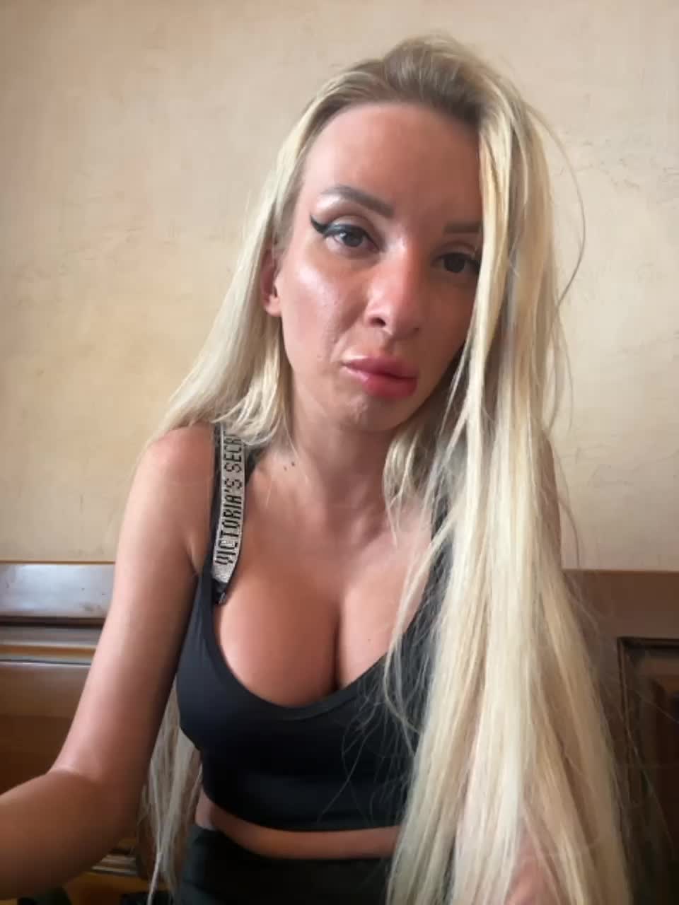 View or download file goldpussy69 on 2023-06-28 from bongacams