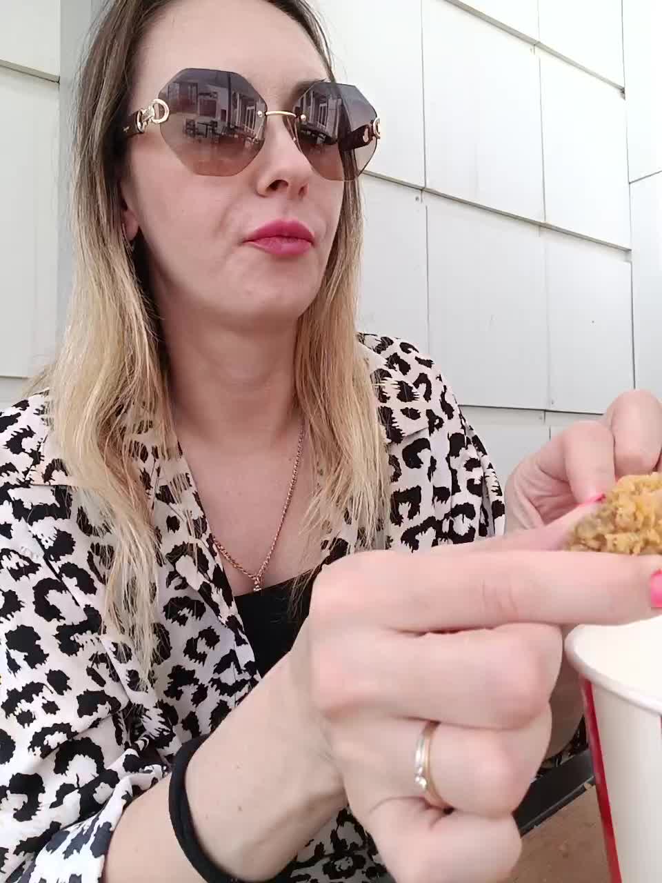 View or download file vip_para on 2023-06-28 from bongacams