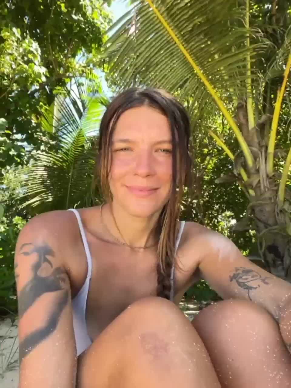 View or download file webartiss on 2023-06-28 from bongacams