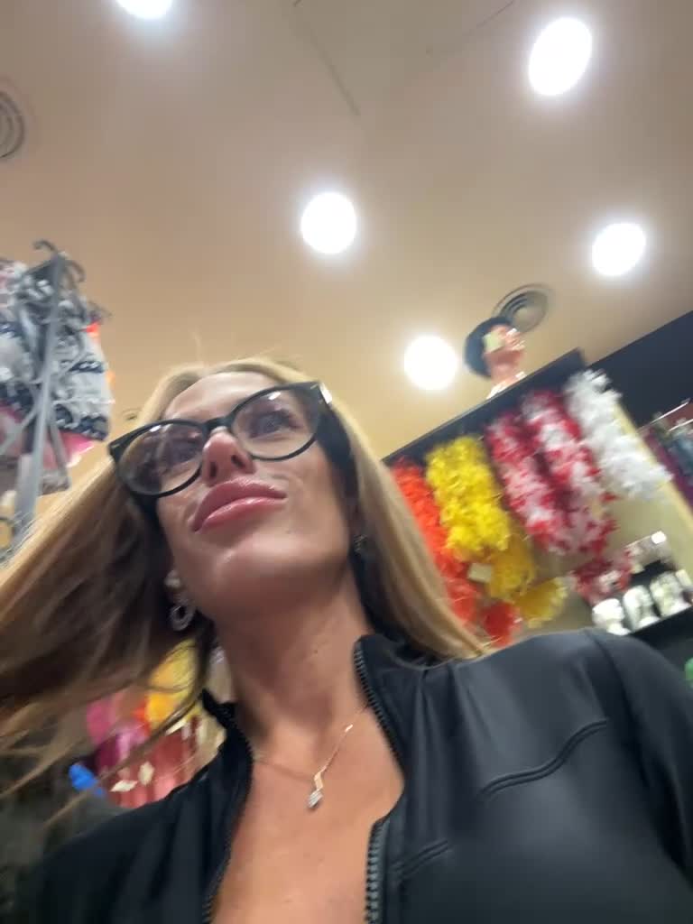 View or download file blondinochkaa on 2023-06-30 from bongacams