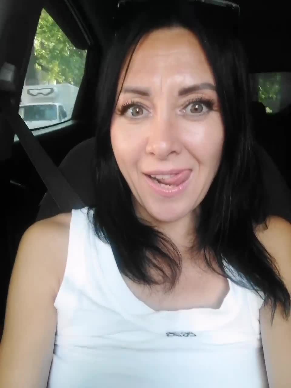 View or download file karolinamilf on 2023-07-03 from bongacams