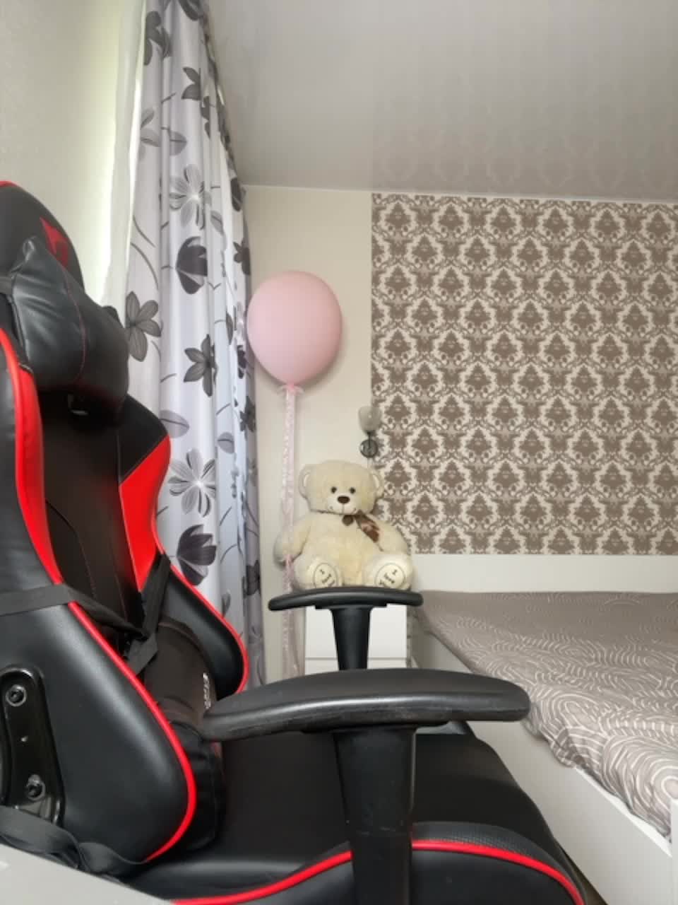 View or download file vikikiss on 2023-07-04 from bongacams