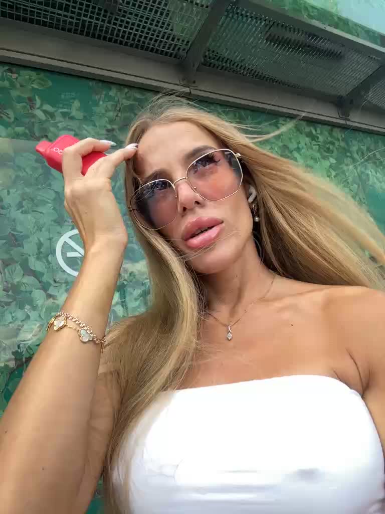 View or download file blondinochkaa on 2023-07-05 from bongacams