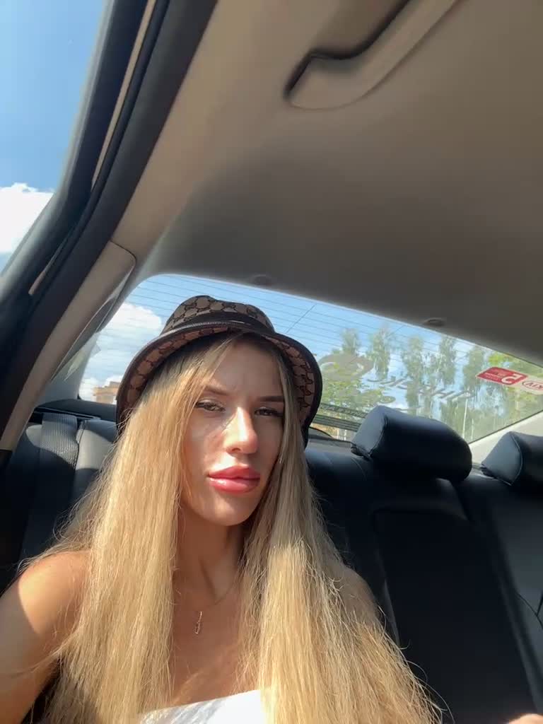 View or download file blondinochkaa on 2023-07-06 from bongacams