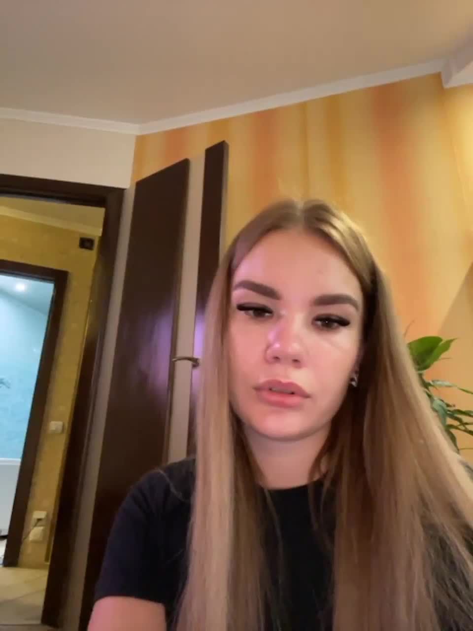 View or download file 1ouise on 2023-07-08 from bongacams