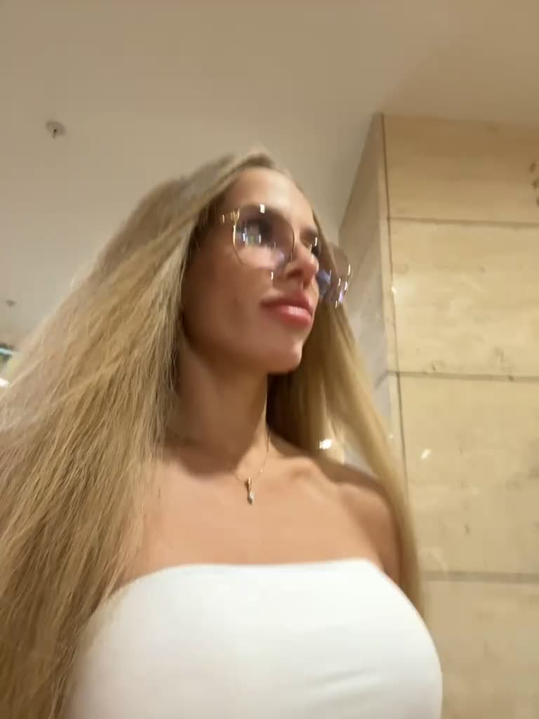 View or download file blondinochkaa on 2023-07-09 from bongacams