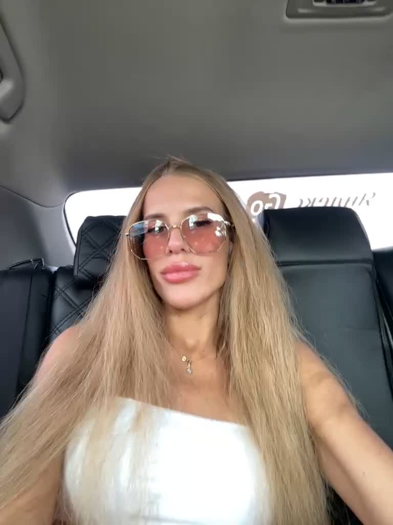 View or download file blondinochkaa on 2023-07-09 from bongacams