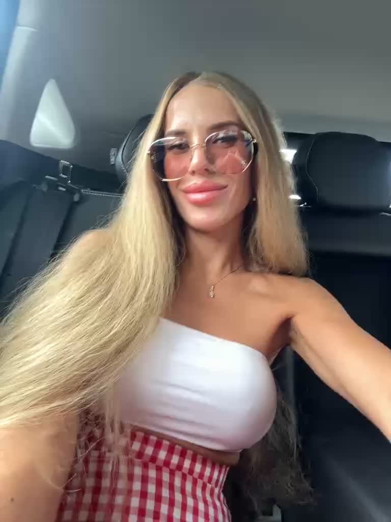 View or download file blondinochkaa on 2023-07-09 from bongacams