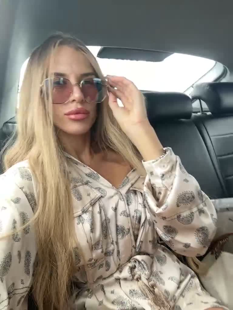 View or download file blondinochkaa on 2023-07-10 from bongacams