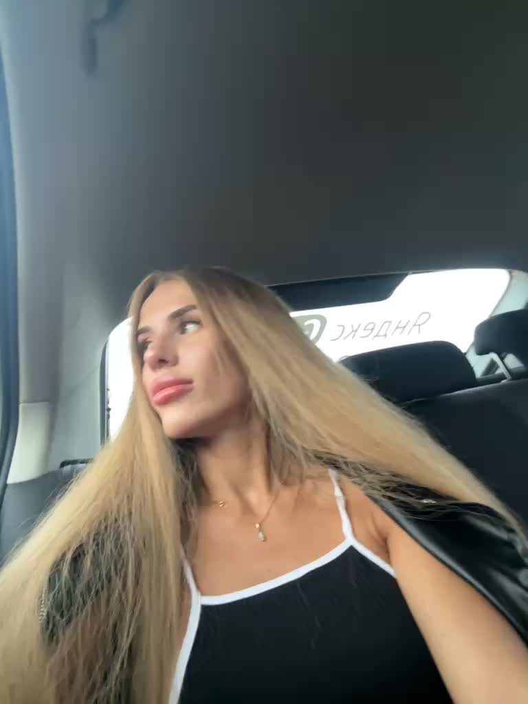 View or download file blondinochkaa on 2023-07-14 from bongacams