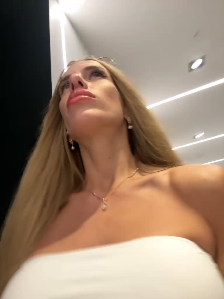 View or download file blondinochkaa on 2023-07-17 from bongacams