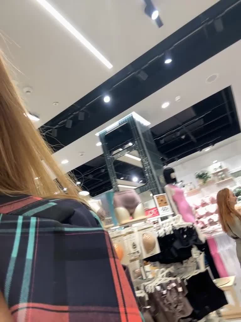 View or download file blondinochkaa on 2023-07-19 from bongacams