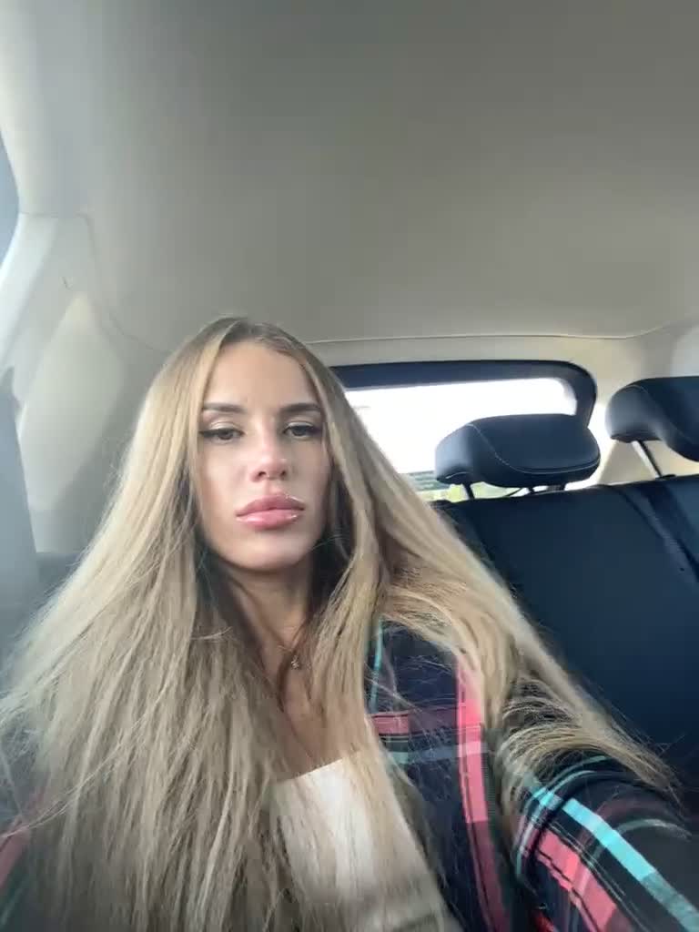 View or download file blondinochkaa on 2023-07-19 from bongacams