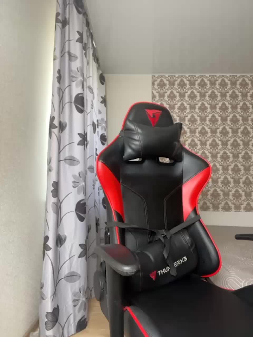 View or download file vikikiss on 2023-07-19 from bongacams