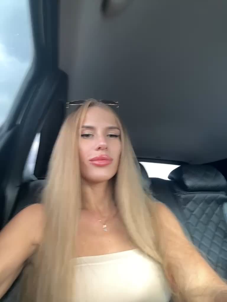 View or download file blondinochkaa on 2023-07-20 from bongacams