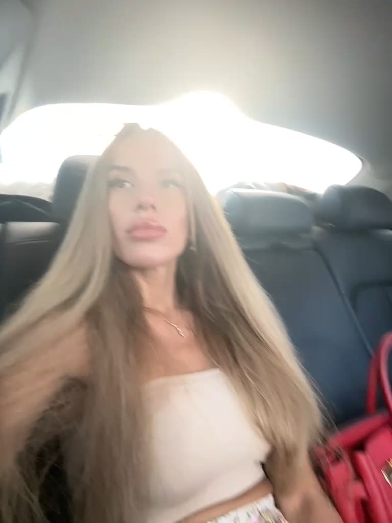 View or download file blondinochkaa on 2023-07-20 from bongacams