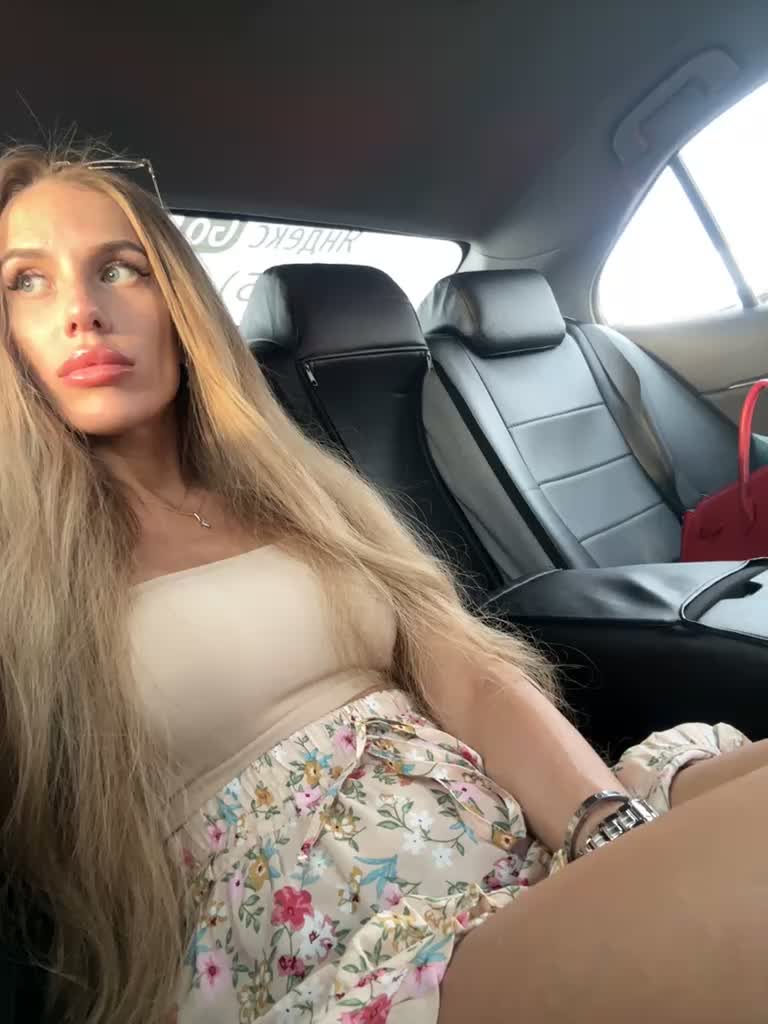 View or download file blondinochkaa on 2023-07-22 from bongacams