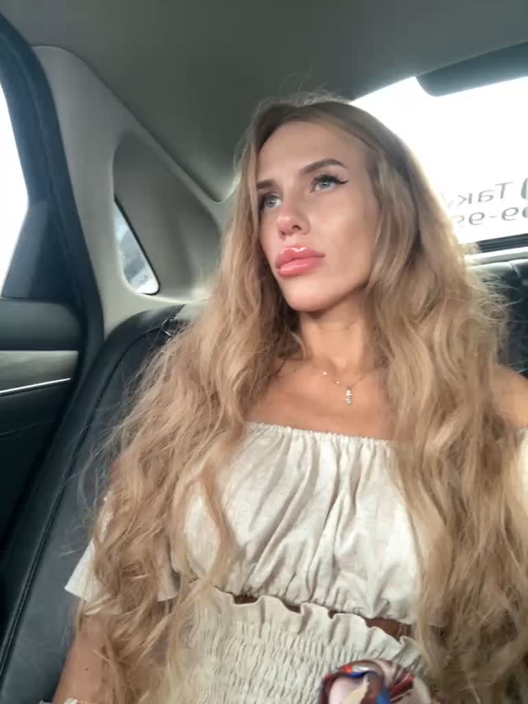 View or download file blondinochkaa on 2023-07-25 from bongacams