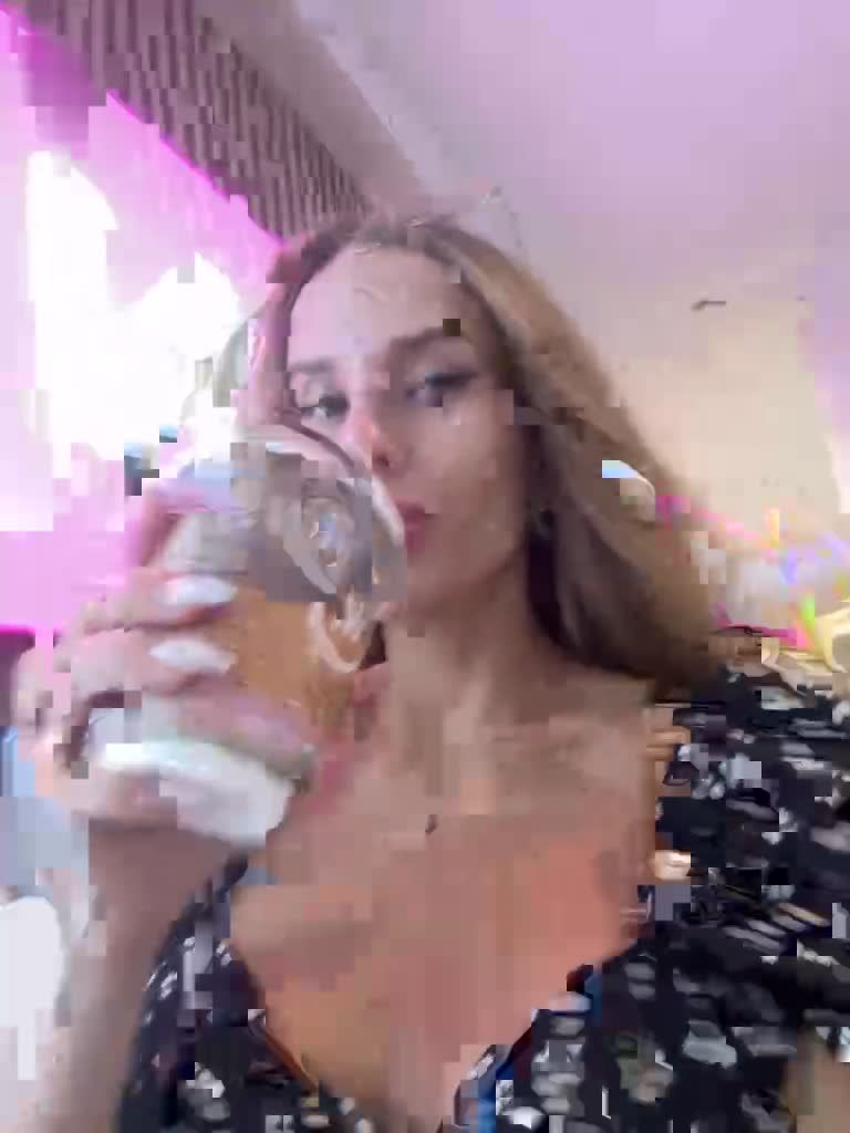 View or download file blondinochkaa on 2023-07-27 from bongacams