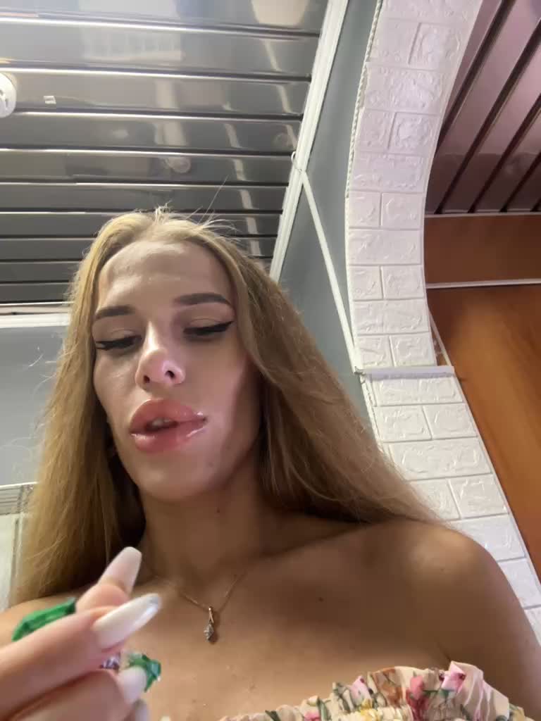 View or download file blondinochkaa on 2023-07-28 from bongacams