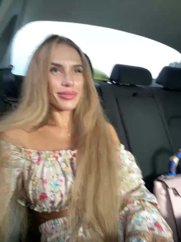 View or download file blondinochkaa on 2023-07-28 from bongacams