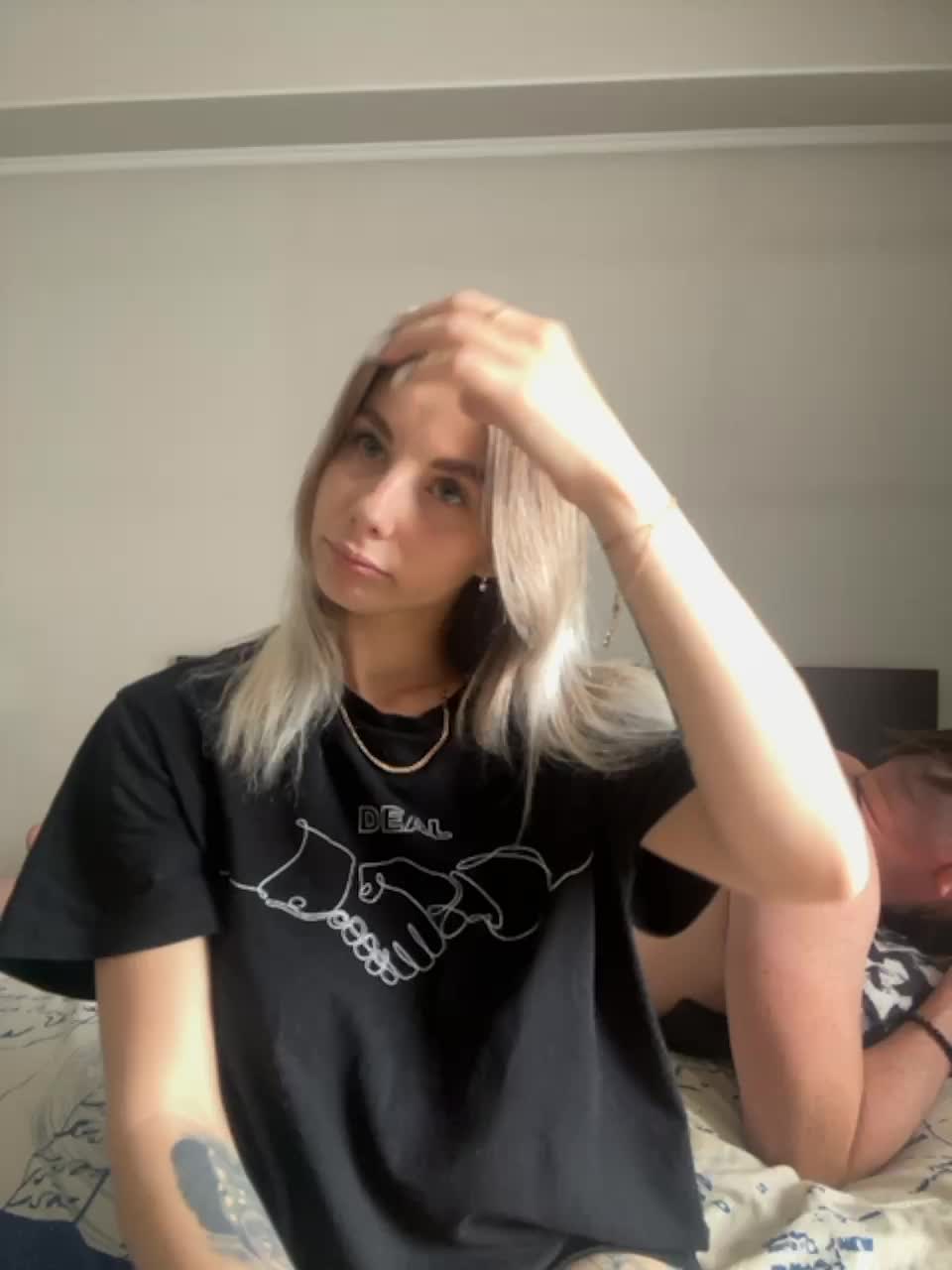 View or download file vik1one1 on 2023-07-28 from bongacams