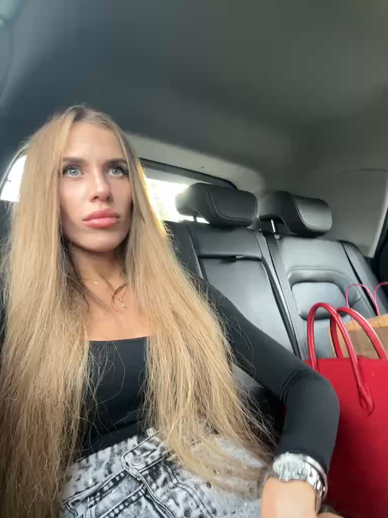 View or download file blondinochkaa on 2023-07-29 from bongacams