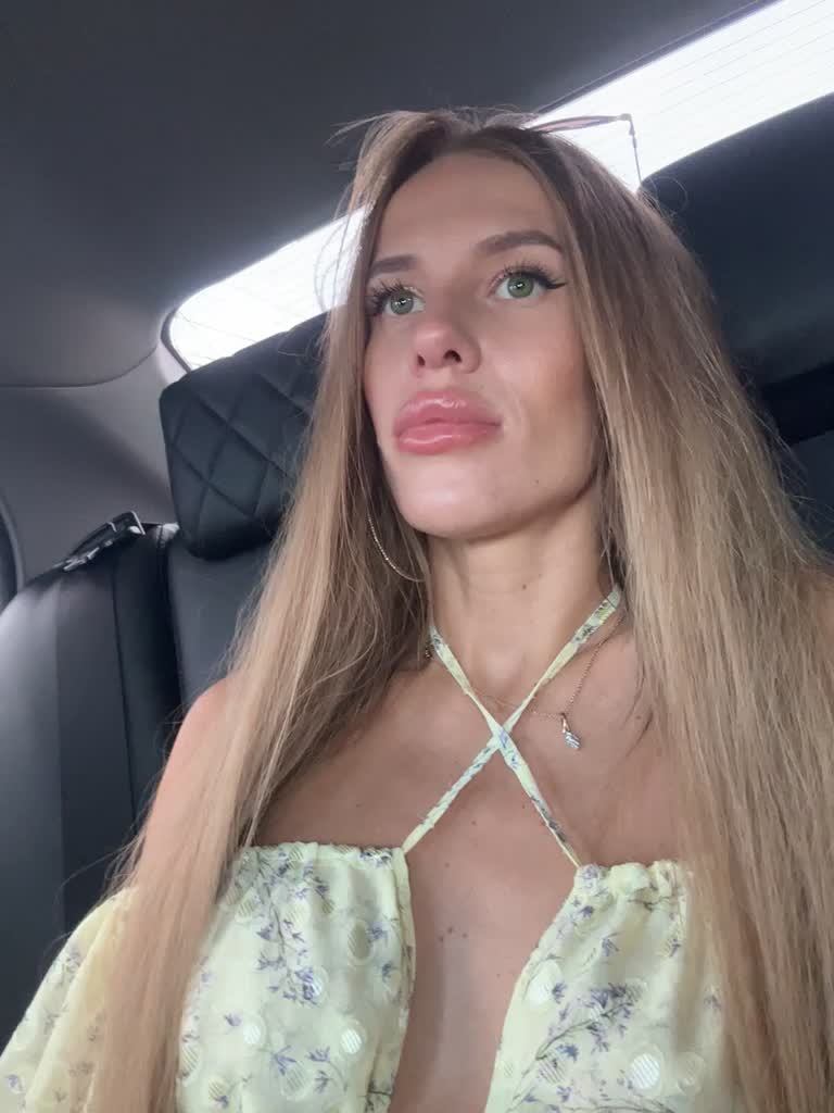 View or download file blondinochkaa on 2023-07-31 from bongacams