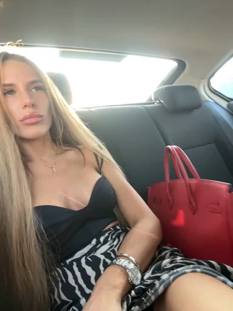 View or download file blondinochkaa on 2023-08-02 from bongacams