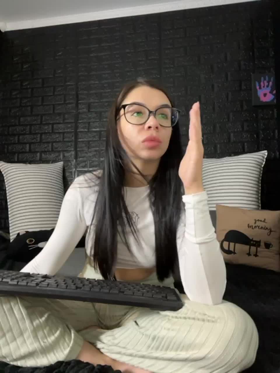View or download file vero19nika on 2023-08-02 from bongacams