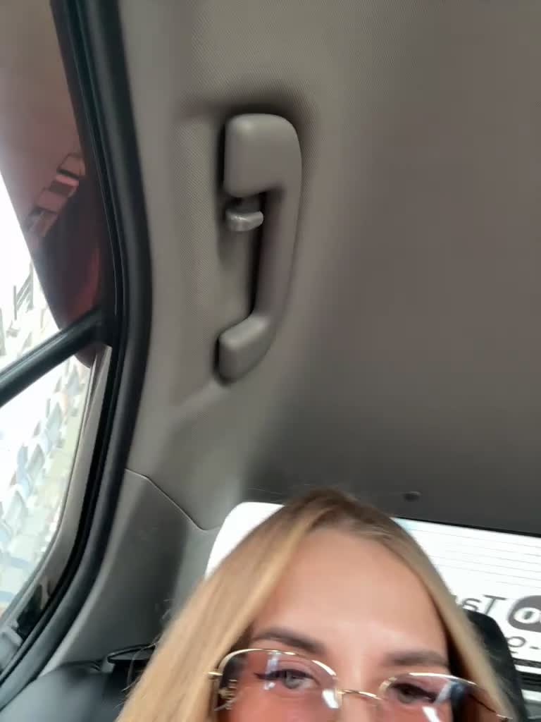 View or download file blondinochkaa on 2023-08-03 from bongacams