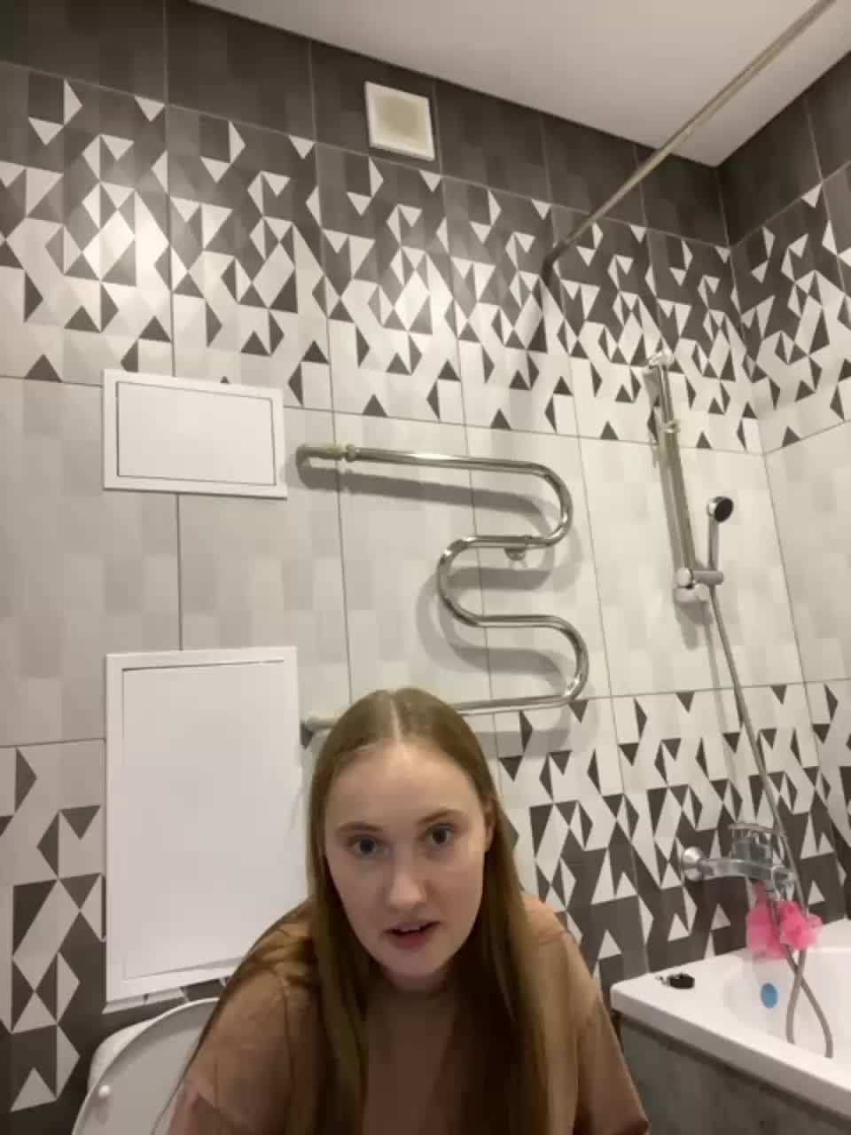 View or download file angelinakuny on 2023-08-05 from bongacams