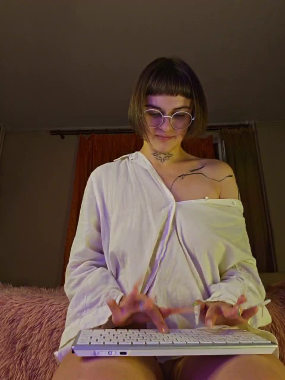 View or download file lolymolly on 2023-08-05 from bongacams