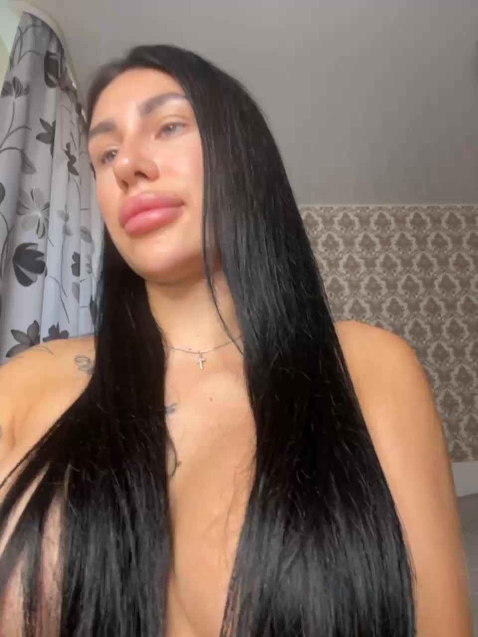 View or download file vikikiss on 2023-08-05 from bongacams