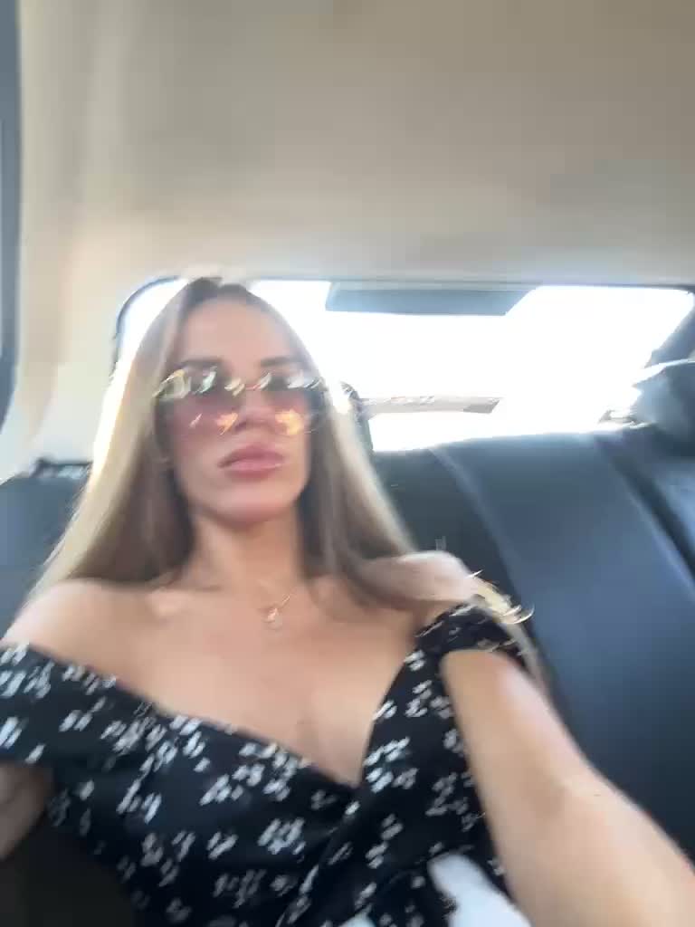 View or download file blondinochkaa on 2023-08-07 from bongacams