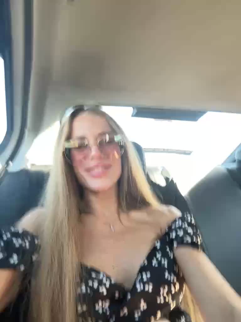 View or download file blondinochkaa on 2023-08-07 from bongacams