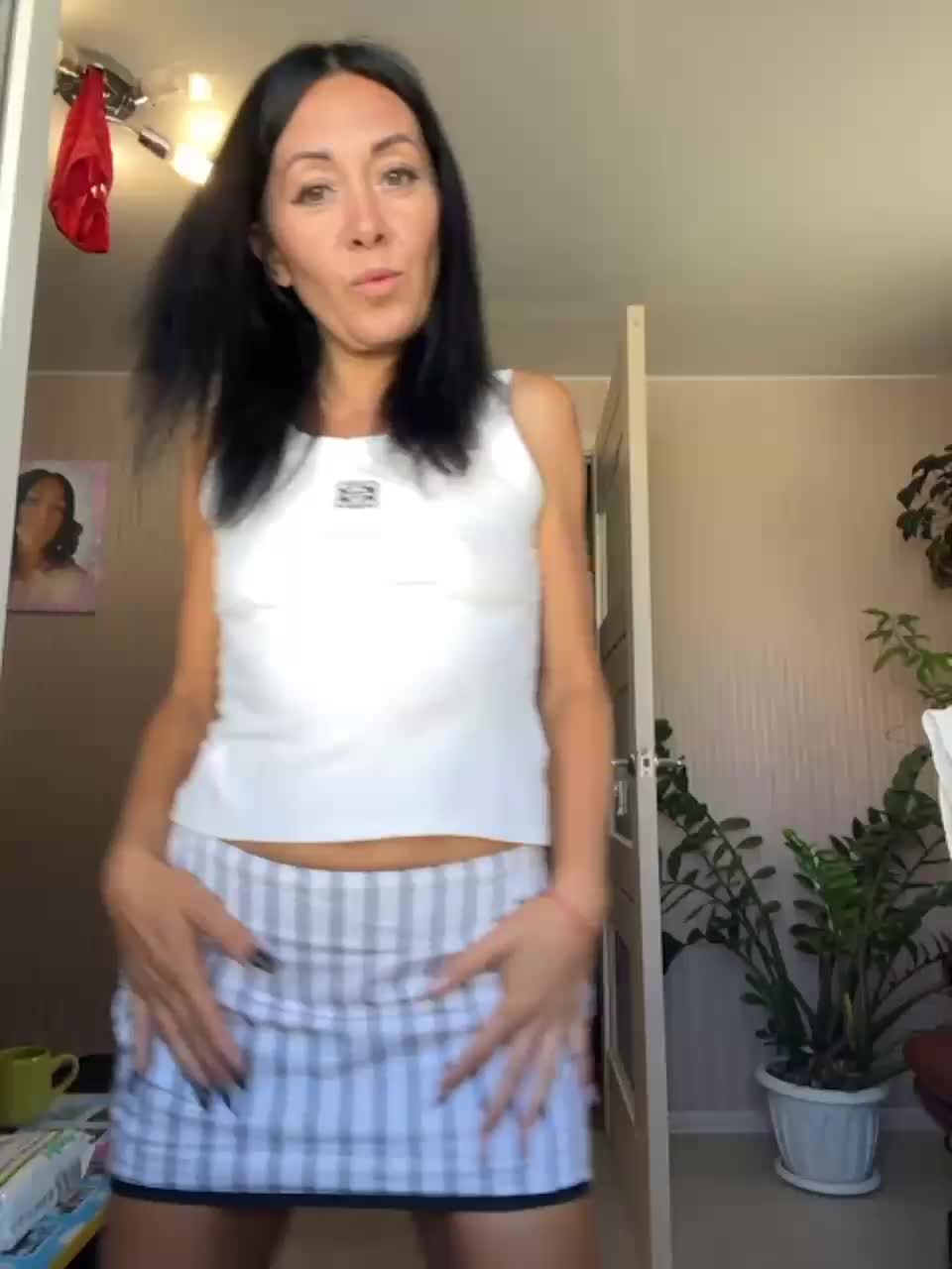 View or download file karolinamilf on 2023-08-07 from bongacams