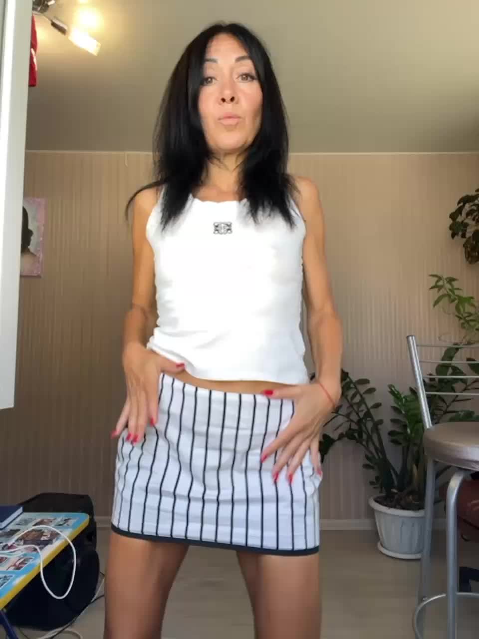 View or download file karolinamilf on 2023-08-08 from bongacams