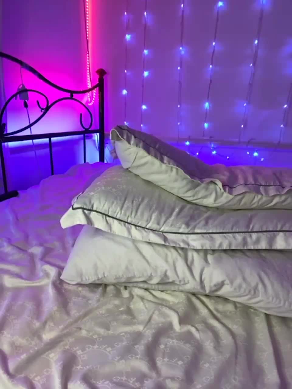 View or download file verginia_fox on 2023-08-13 from bongacams