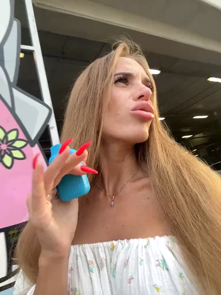 View or download file blondinochkaa on 2023-08-14 from bongacams