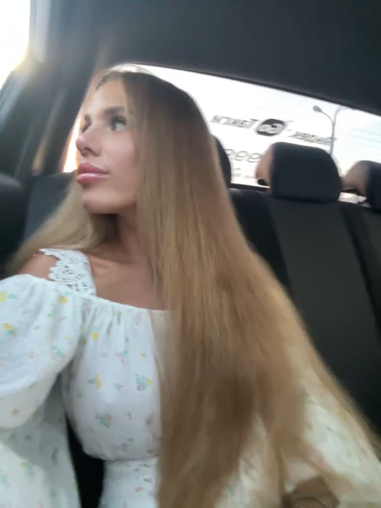 View or download file blondinochkaa on 2023-08-14 from bongacams