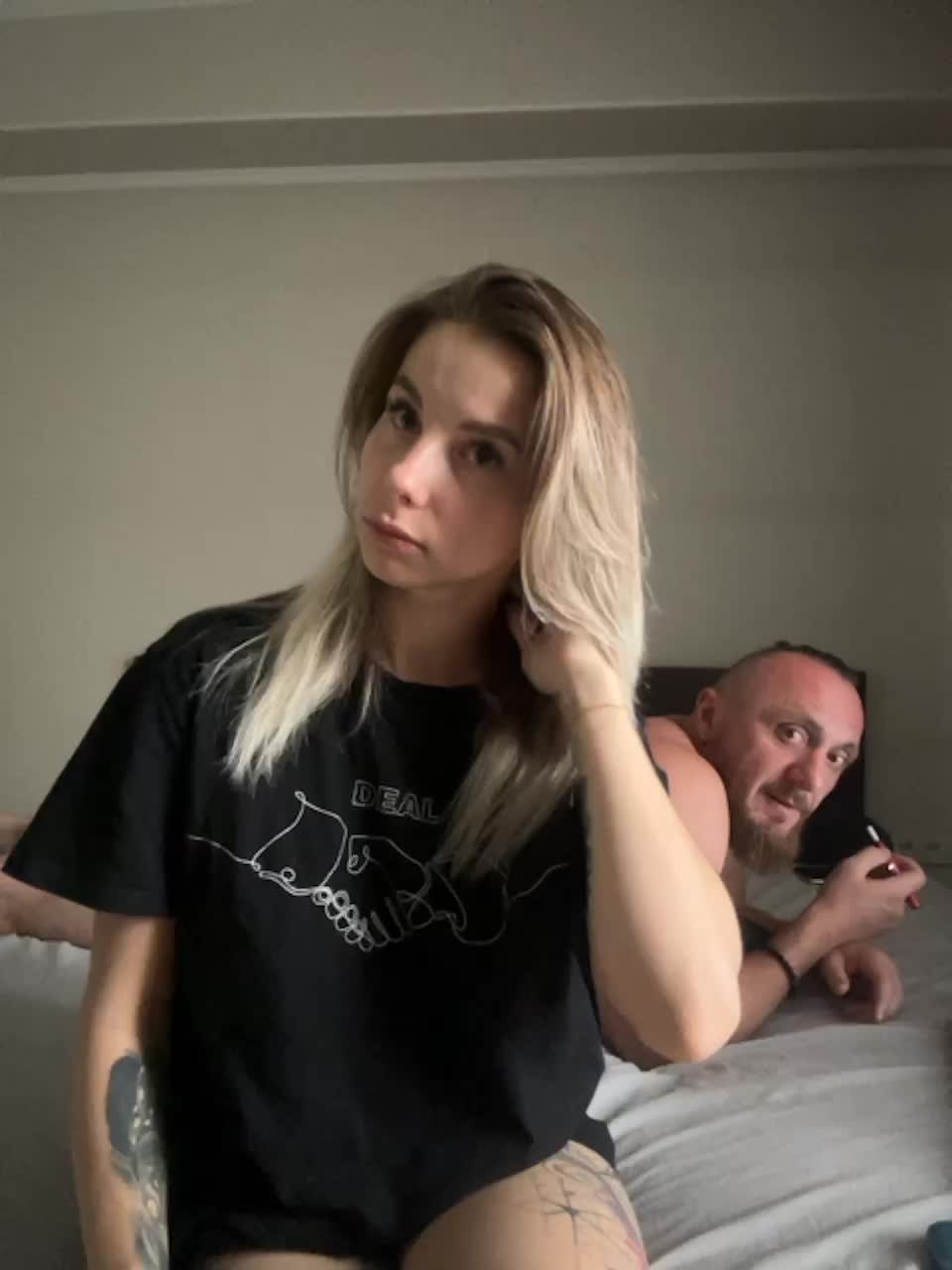 View or download file vik1one1 on 2023-08-14 from bongacams