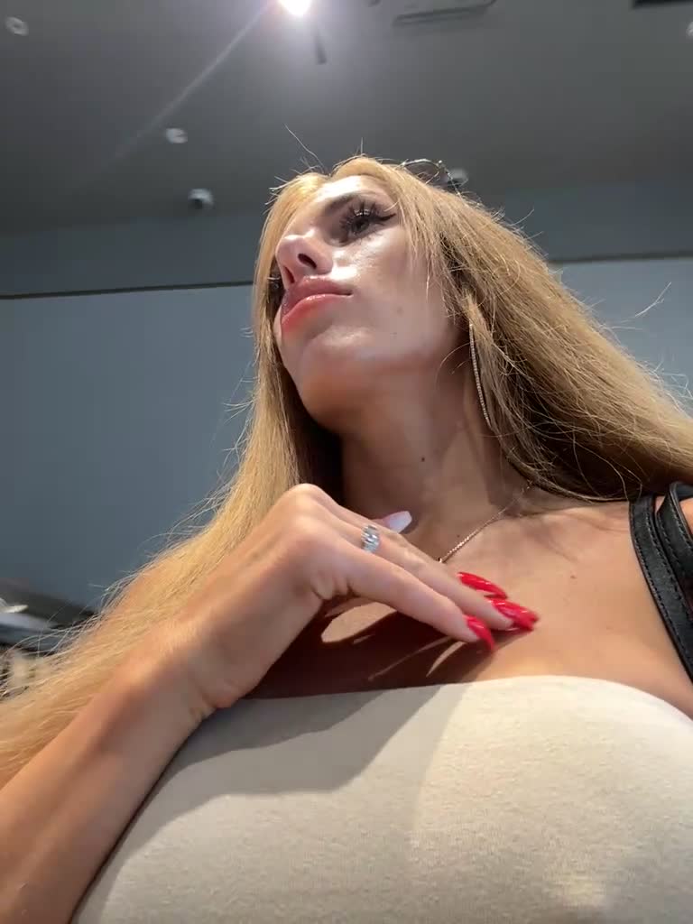 View or download file blondinochkaa on 2023-08-15 from bongacams