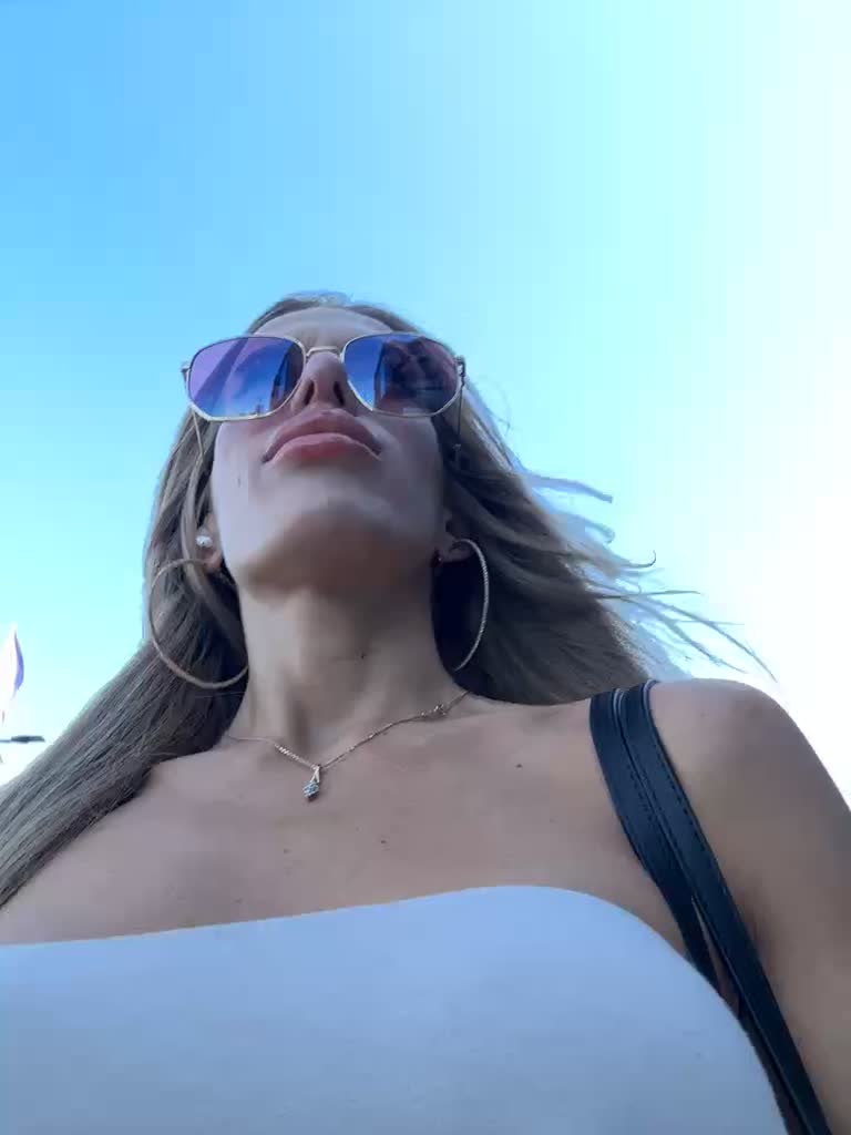 View or download file blondinochkaa on 2023-08-15 from bongacams