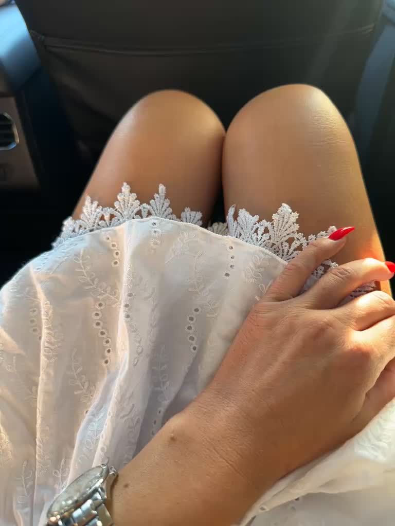 View or download file blondinochkaa on 2023-08-16 from bongacams