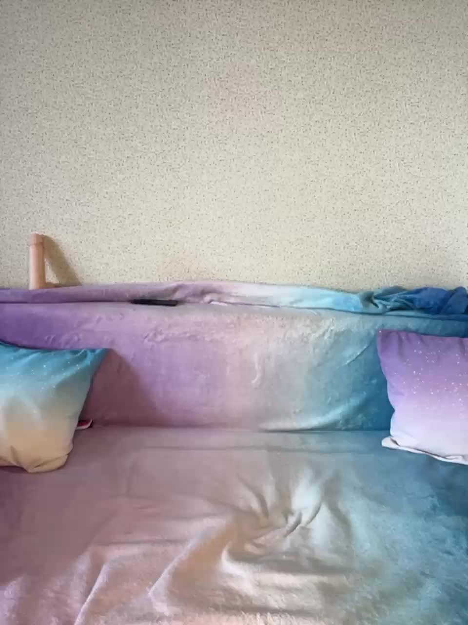 View or download file myr_kiss on 2023-08-16 from bongacams