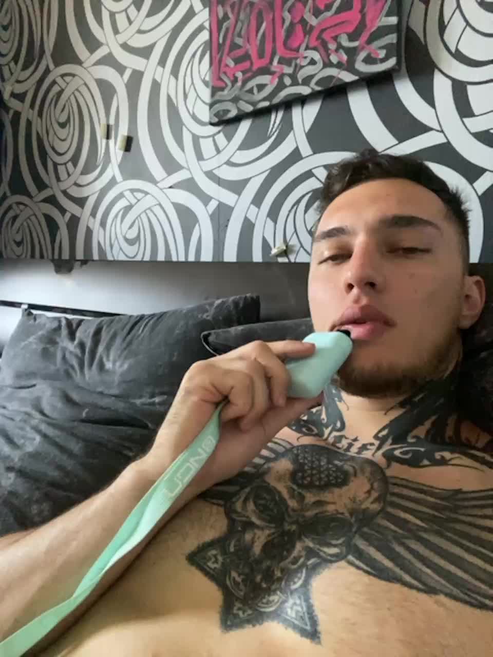 View or download file squirtbombb on 2023-08-16 from bongacams