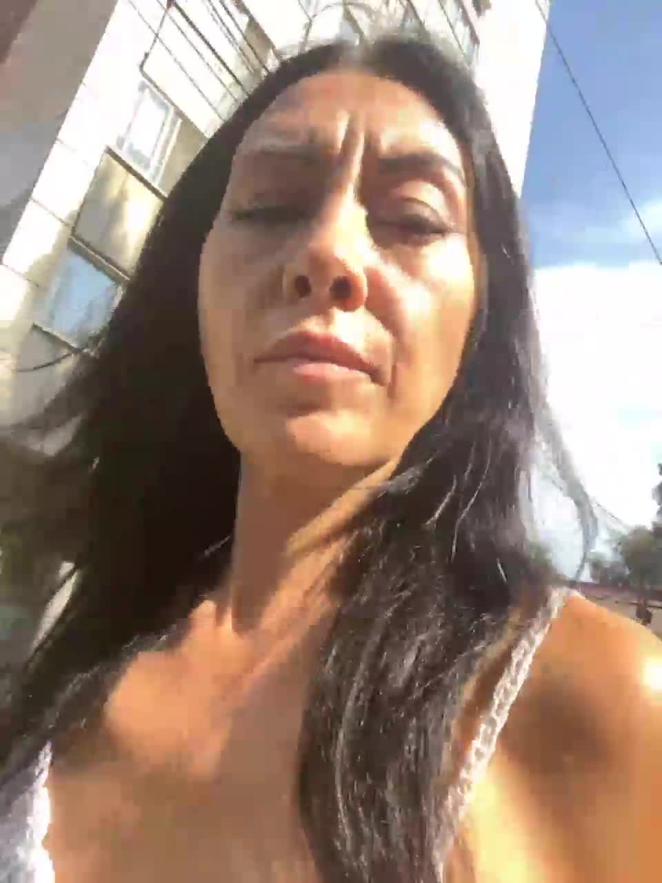 View or download file karolinamilf on 2023-08-17 from bongacams