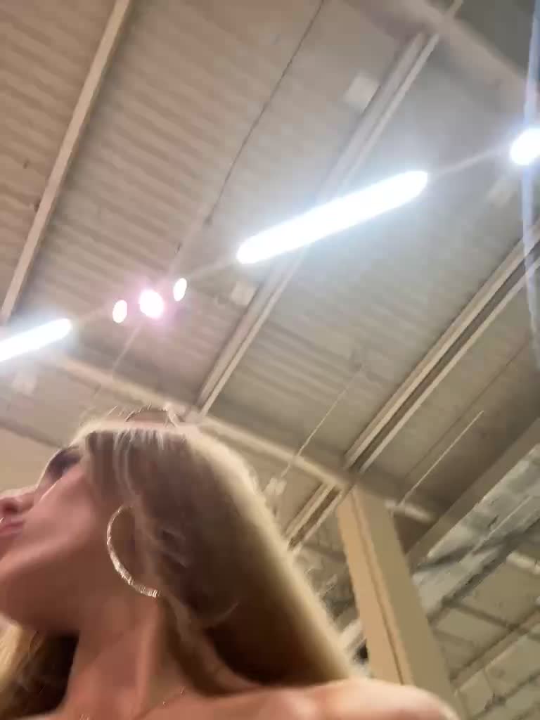 View or download file blondinochkaa on 2023-08-20 from bongacams