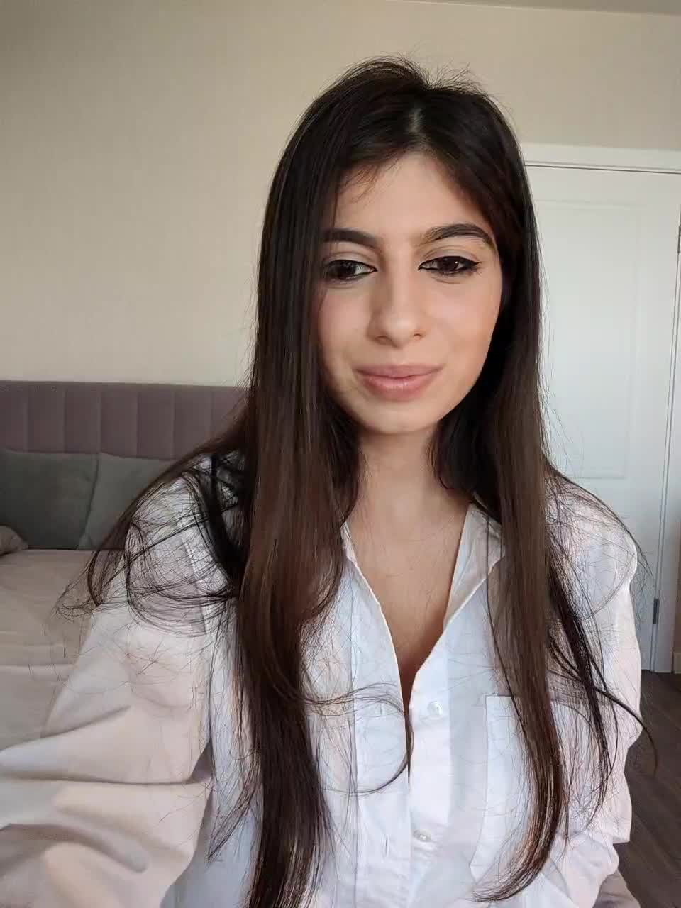 View or download file madina3 on 2023-08-20 from bongacams